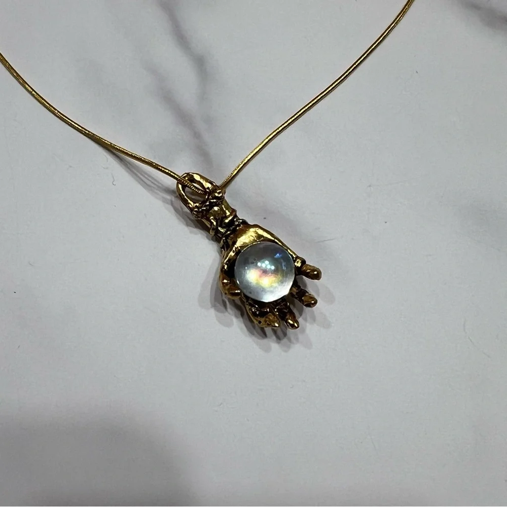 Vintage Fortune Teller’s Crystal Ball Necklace Hand Cradling Orb Pendant Withcy - Picture 3 of 5